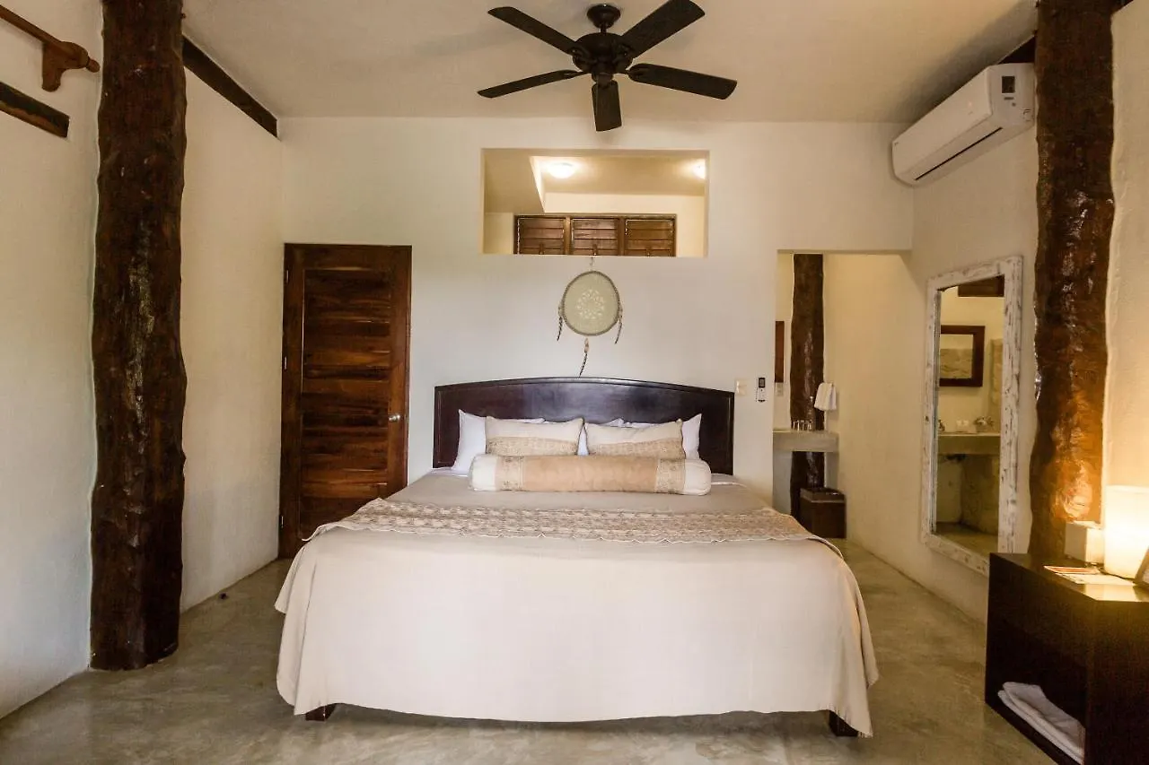 HIP HOTEL By Ana y José Tulum