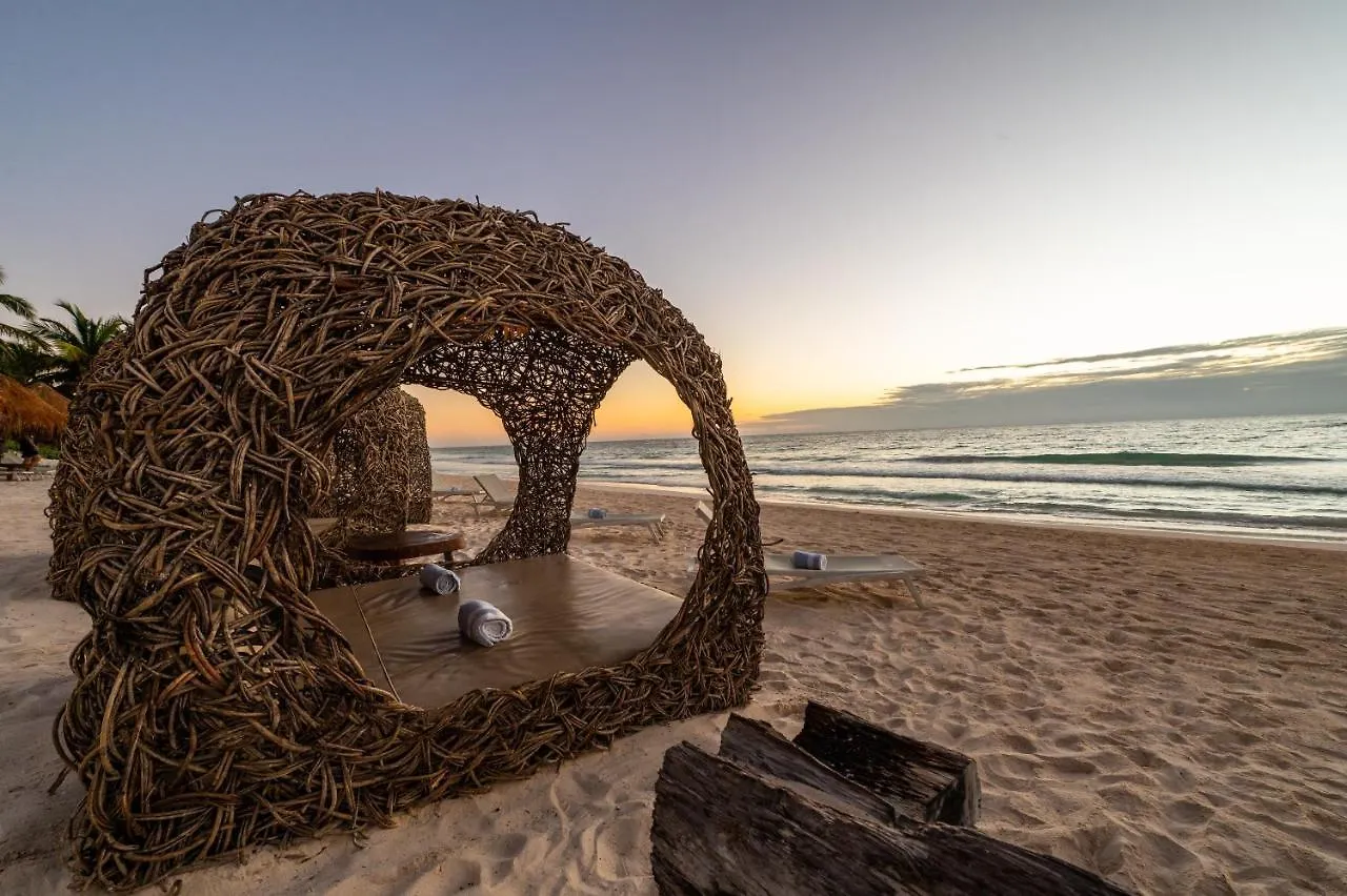 HIP HOTEL By Ana y José Tulum