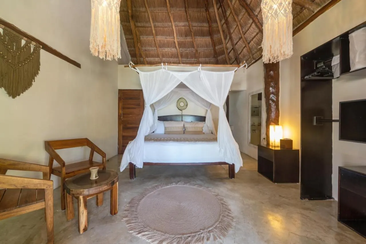 ****  HIP HOTEL By Ana y José Tulum México