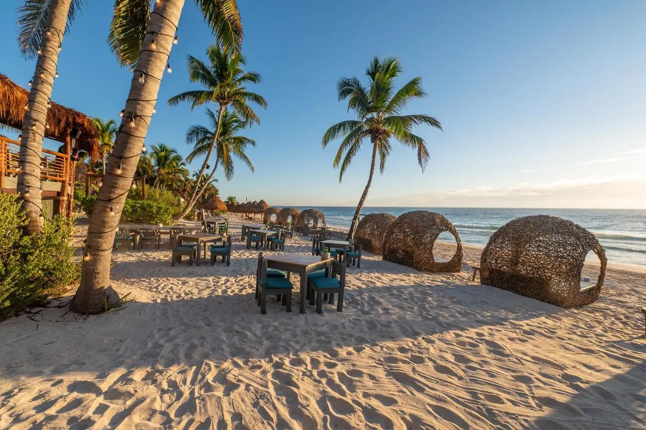 HIP HOTEL By Ana y José Tulum
